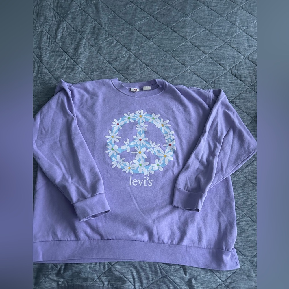Levi’s Ladies Purple Floral Peace Crewneck Sweater